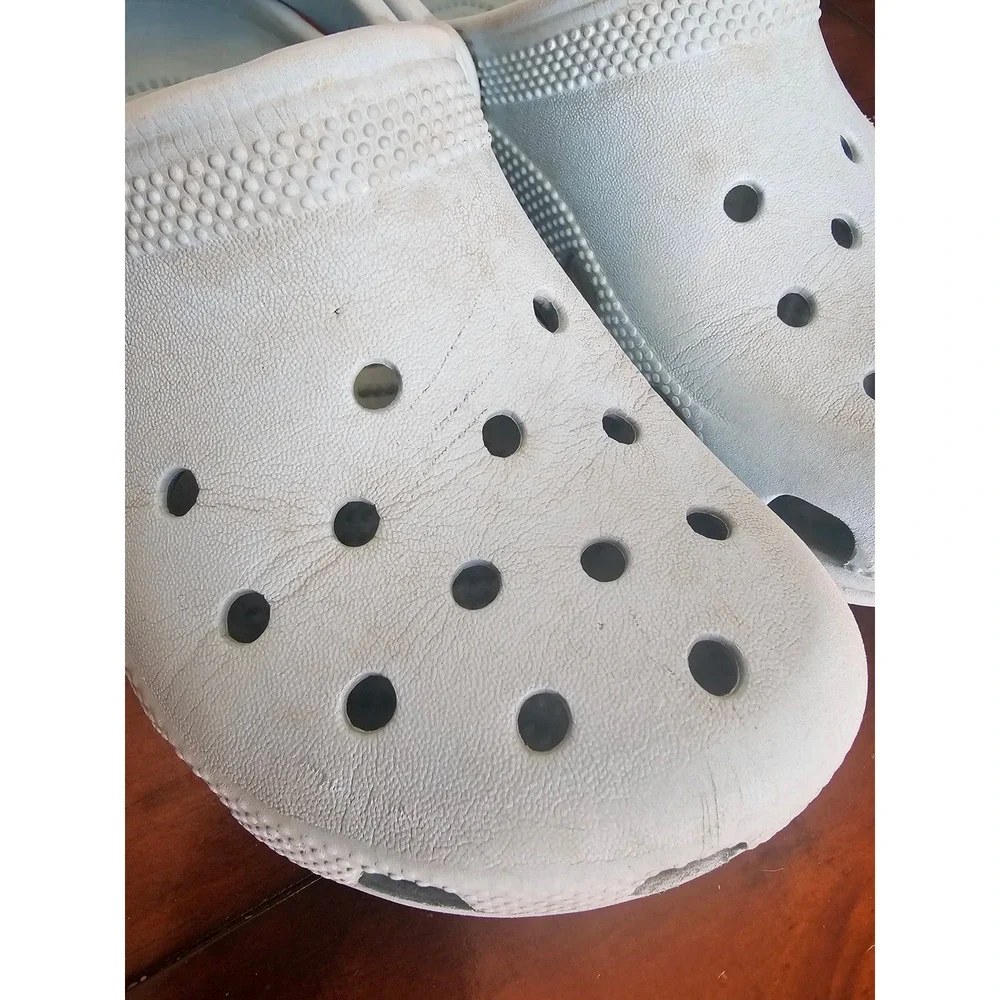 Crocs Classic Clogs Light Blue Junior Size‎ J2 Slip On Water Shoes Sandals